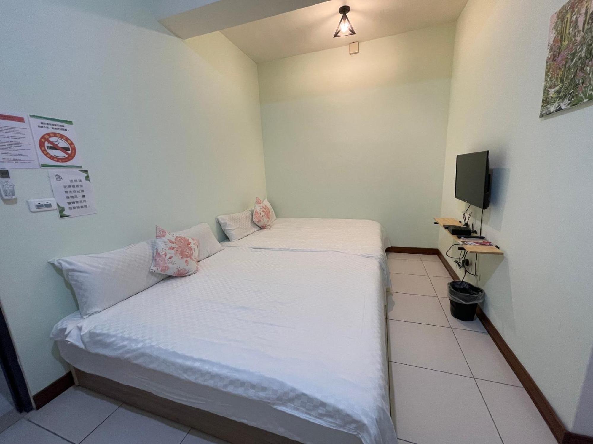 二街窩窩電梯民宿花蓮車站東出口second Street Nest Hostal เมืองฮวาเหลียน ห้อง รูปภาพ
