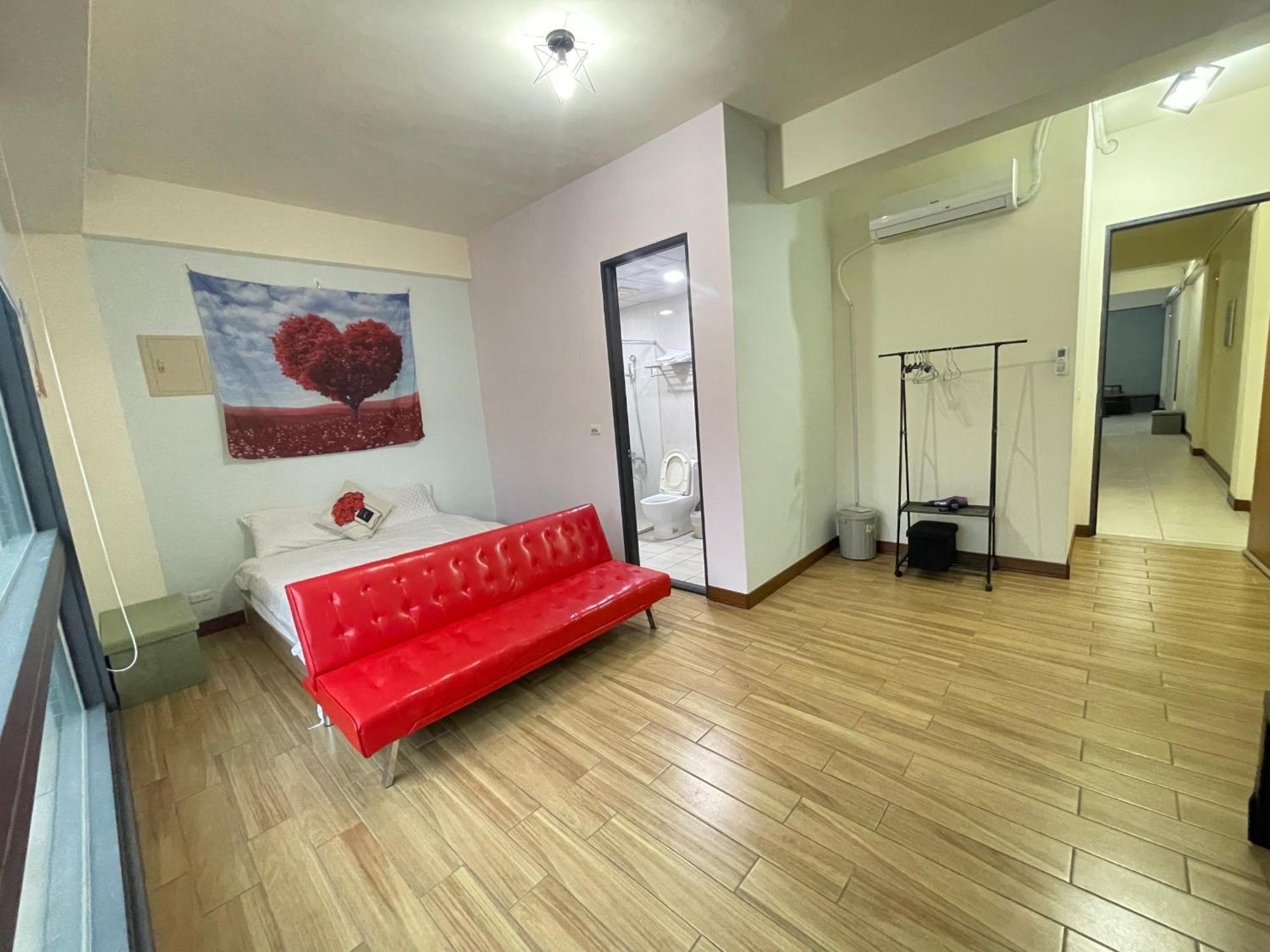 二街窩窩電梯民宿花蓮車站東出口second Street Nest Hostal เมืองฮวาเหลียน ห้อง รูปภาพ